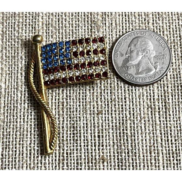 Vintage Gold-Tone American Flag Brooch With Red White Blue Rhinestones - Picture 3 of 5